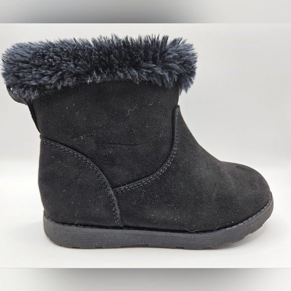 Cat & Jack, black, faux-fur lined, zip-up boots. Size 9 - Picture 7 of 10